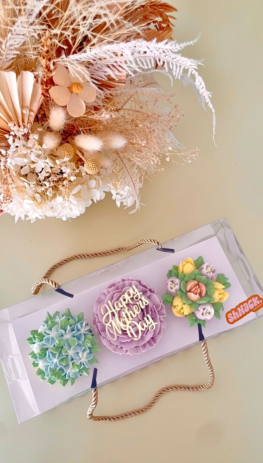 Mother's Day Acrylic Cupcake Charms - Set of 3